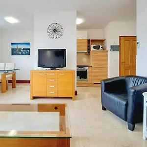 Carica Apartament